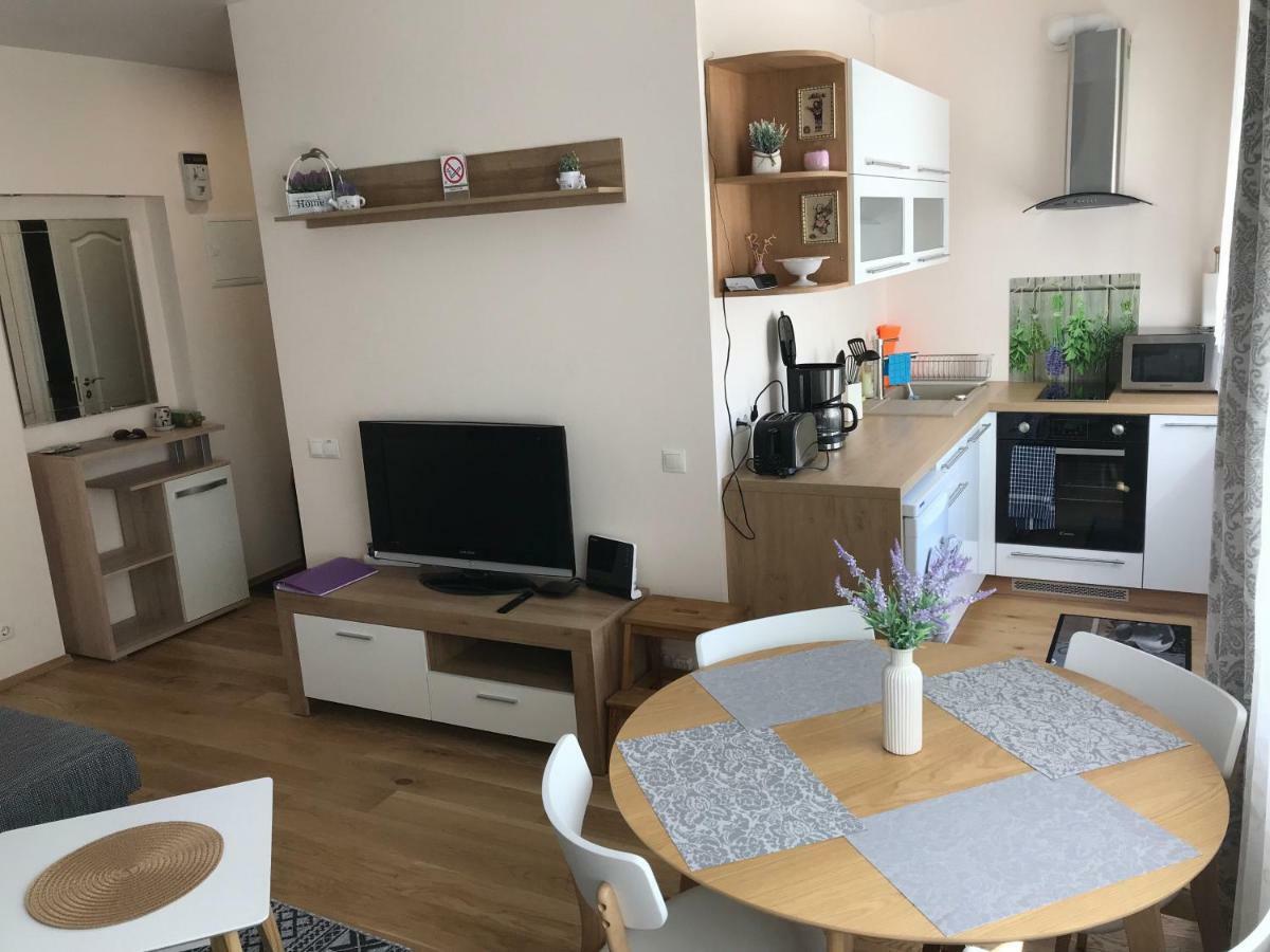 Akord Apartment Centrum With Free Parking Pärnu Exterior photo